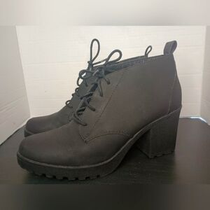 White Mountain Chunky Platform Heel Goth Boots 10 Black Oxford Dark Academia
